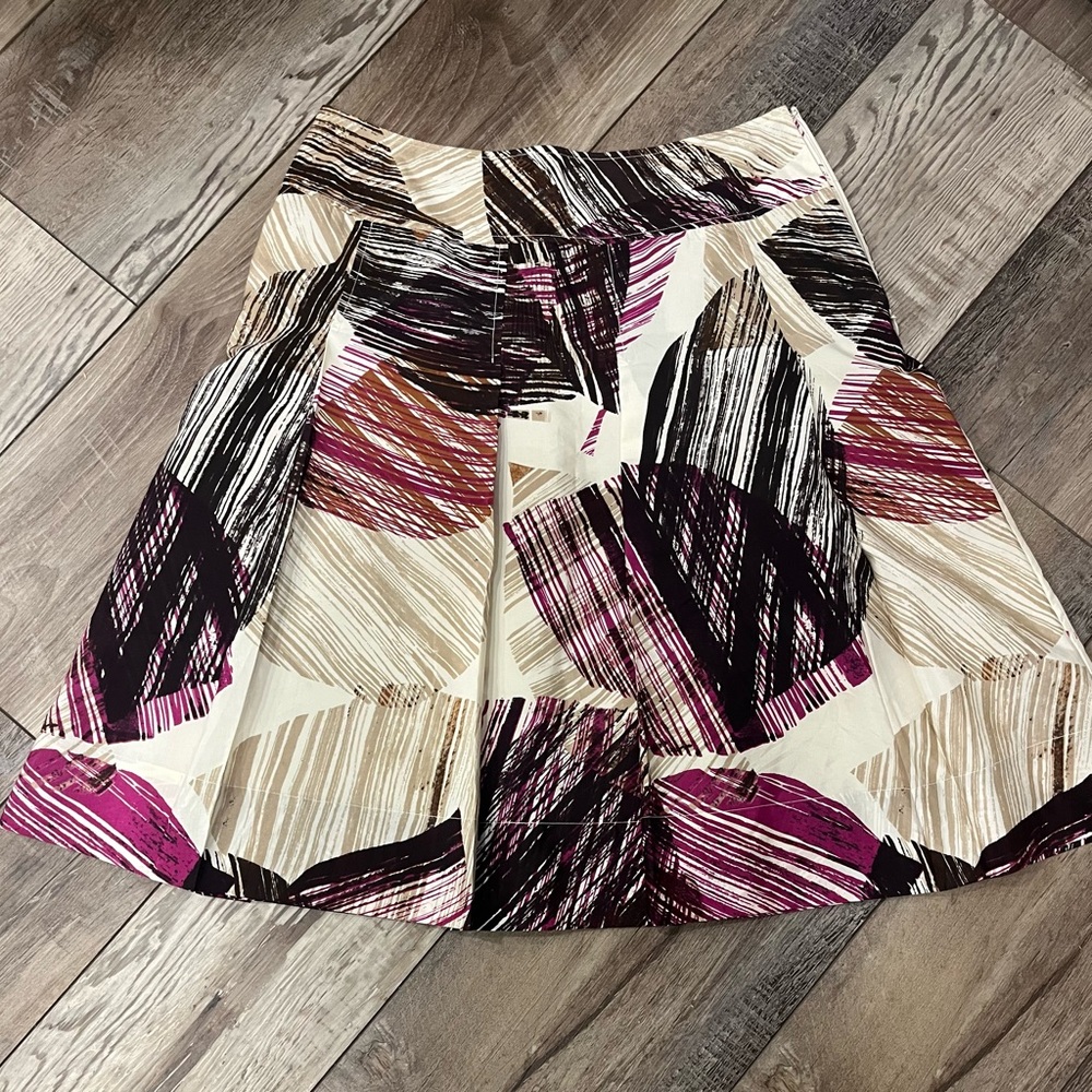 New York & Company White and Purple Pleated A-Line Skirt